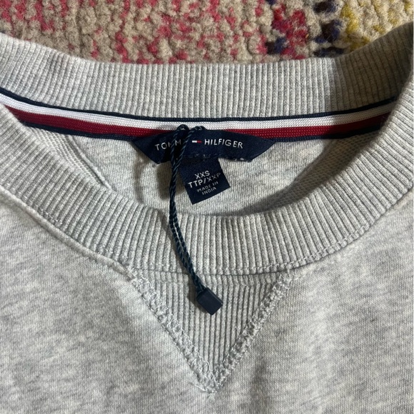 Tommy Hilfiger Gray embroidered women’s  Sweatshirt XXS - Picture 2 of 7